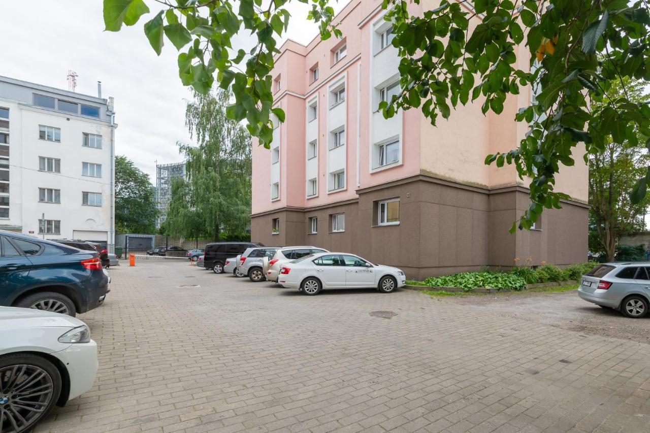 Cozy Stylish Studio Apartment With Free Parking By Centralapartments Ταλίν Εξωτερικό φωτογραφία