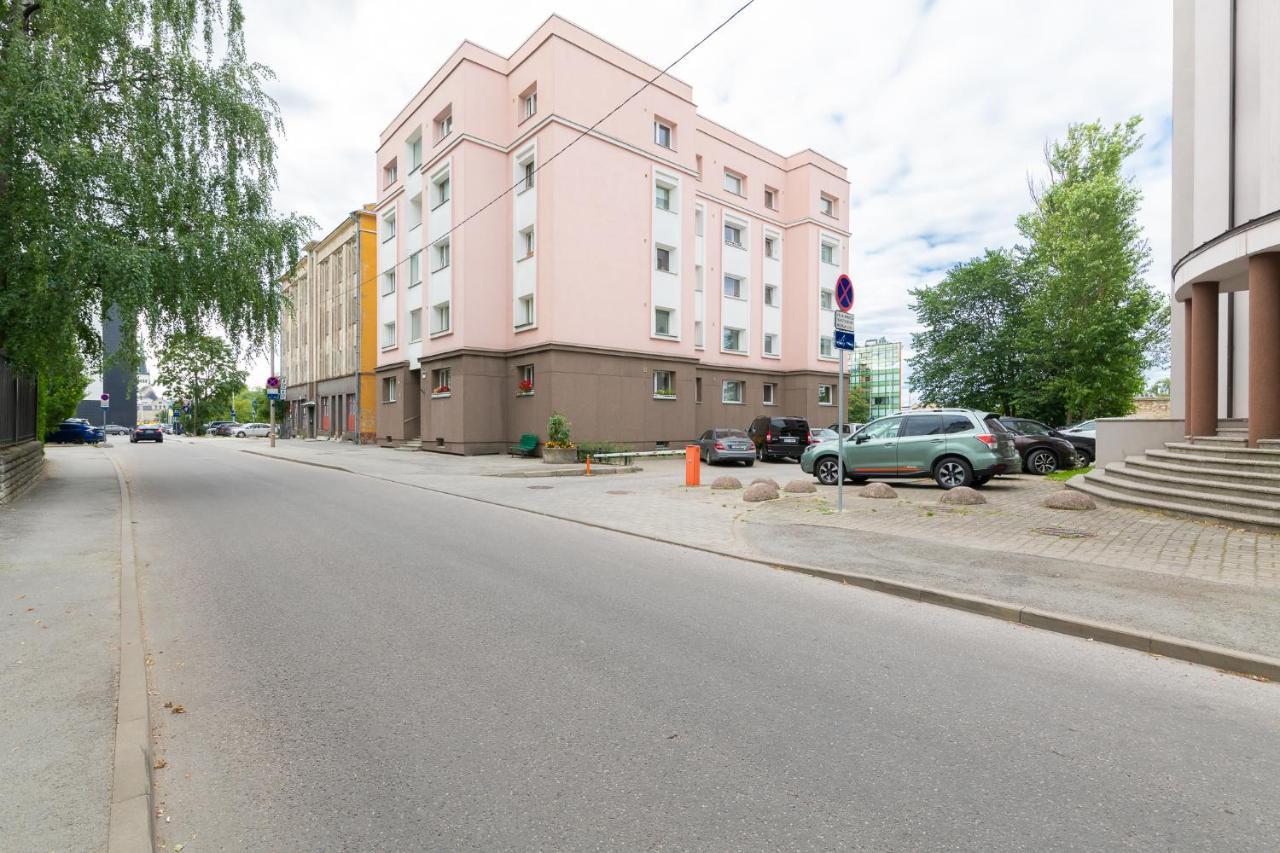 Cozy Stylish Studio Apartment With Free Parking By Centralapartments Ταλίν Εξωτερικό φωτογραφία